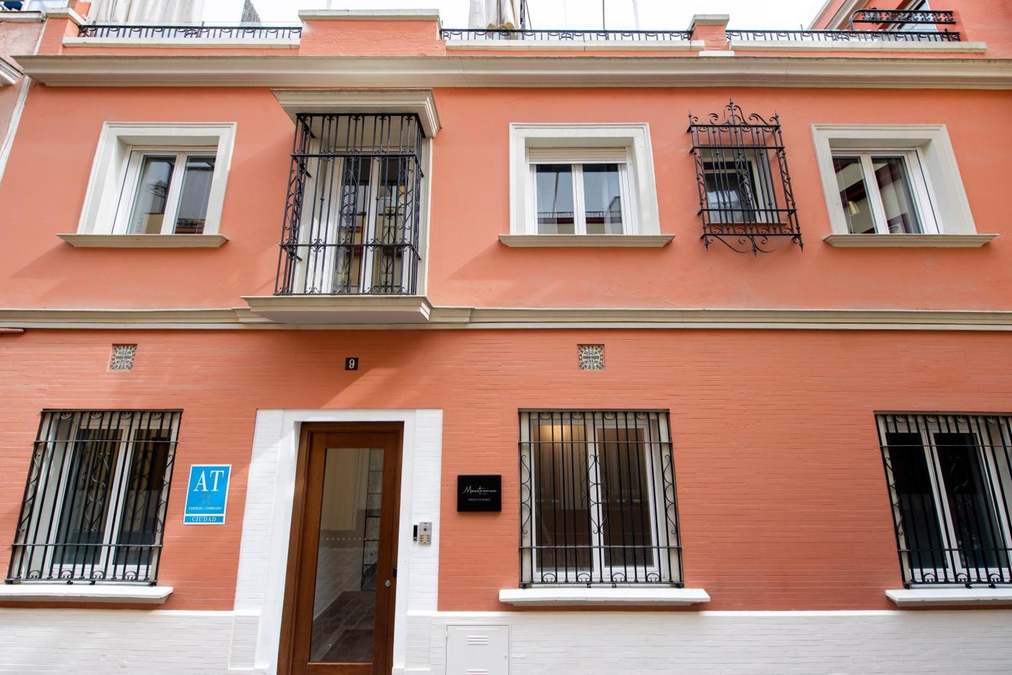 Suites Maestranza Santas Patronas - Penthouse With Jacuzzi And Parking Seville Luaran gambar